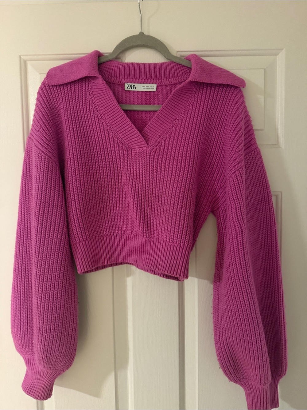 Zara Cropped V-Neck Sweater in Bright Pink